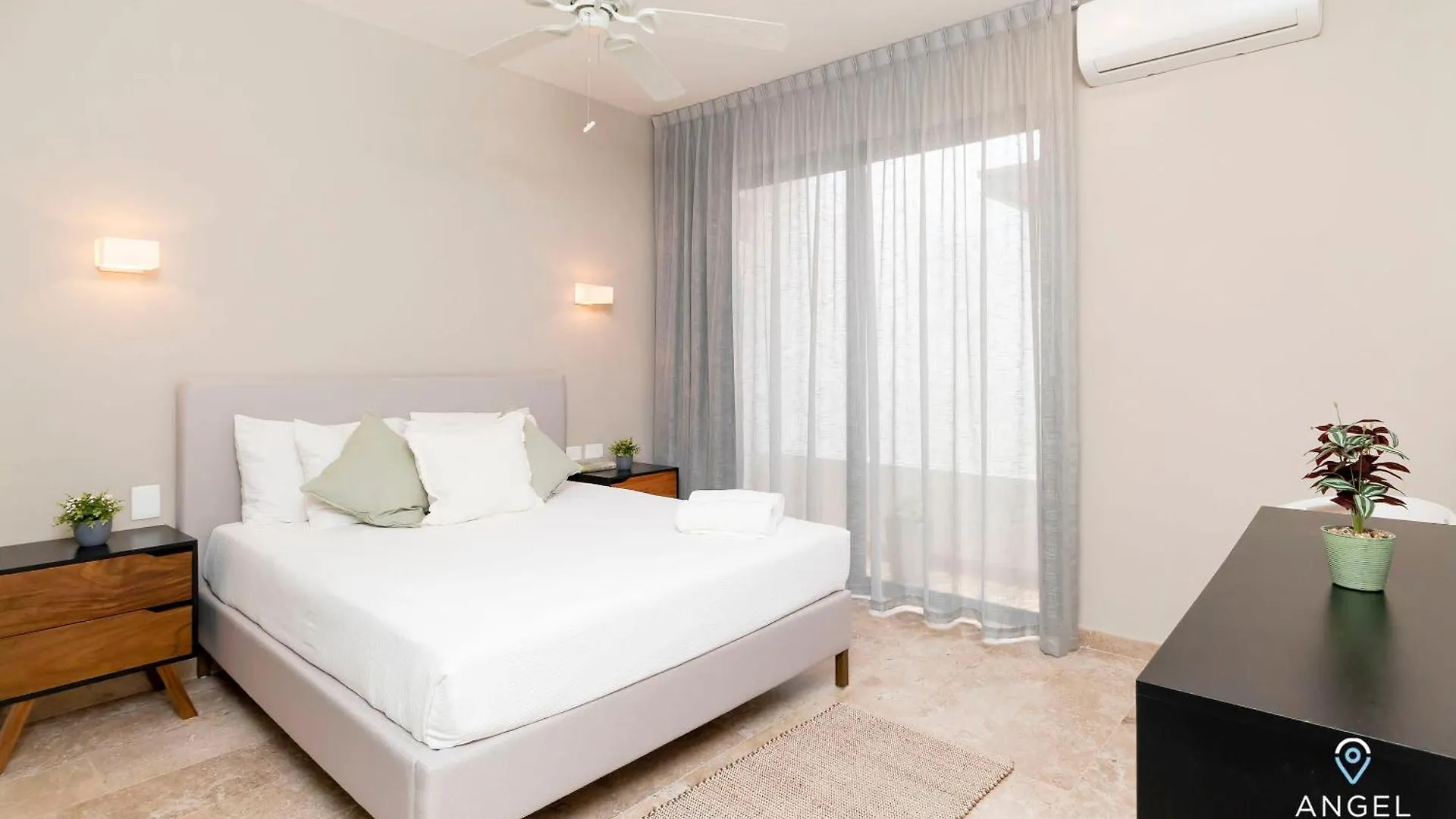 Holiday home 2 Story With Spatub, Oceanview Roof Pool & Gym Onsite Playa del Carmen