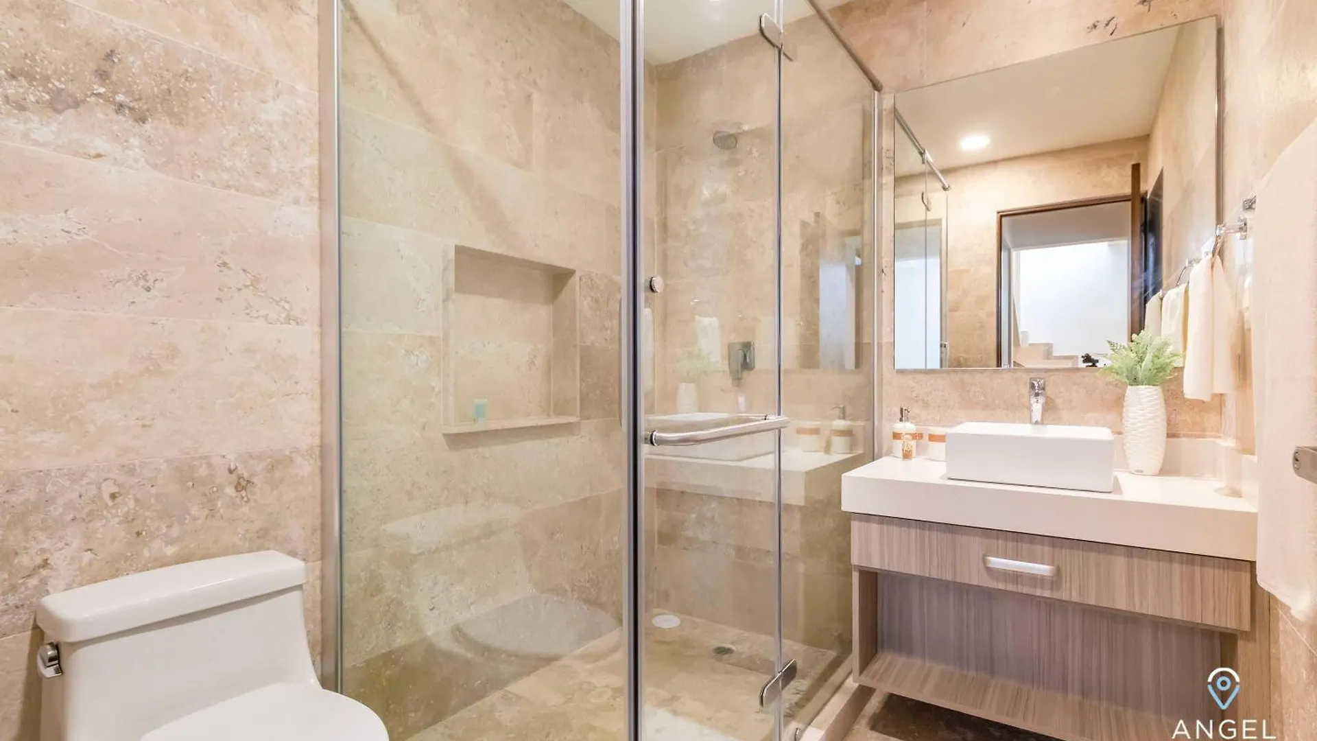 2 Story With Spatub, Oceanview Roof Pool & Gym Onsite Playa del Carmen
